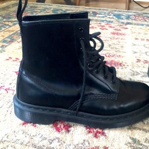 Dr Martin combat boots only worn 3 times